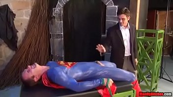 Tortura a superman parte 1