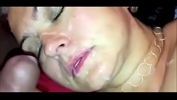 This cougar doesn´t like to cum on her face