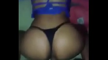 Colombiana perra gime, VIDEO COMPLETO EN 