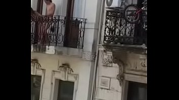 sexo en el balcon